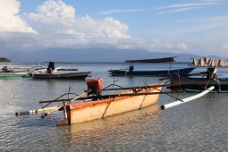 salawesi utara주 bunaken섬 현외장치가 달린 어선
